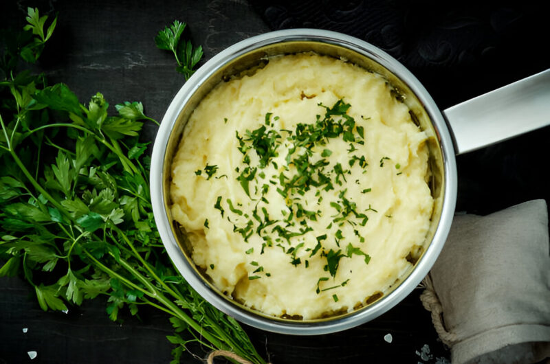 Garlic-and-Chive Mashed Potatoes