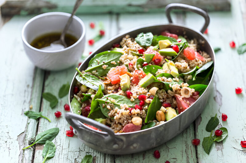 Spinach Salad with Pomegranate and Avocado