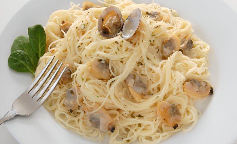 Linguine with Toasted Almonds, Parsley, and Lemon – Whole Living Eat Well