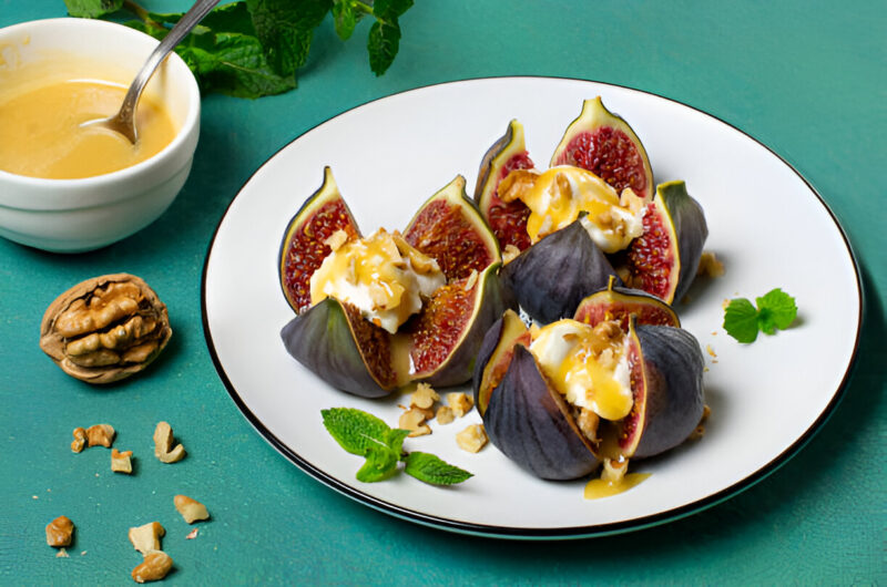 Fresh Figs with Mascarpone and Warm Spiced Honey