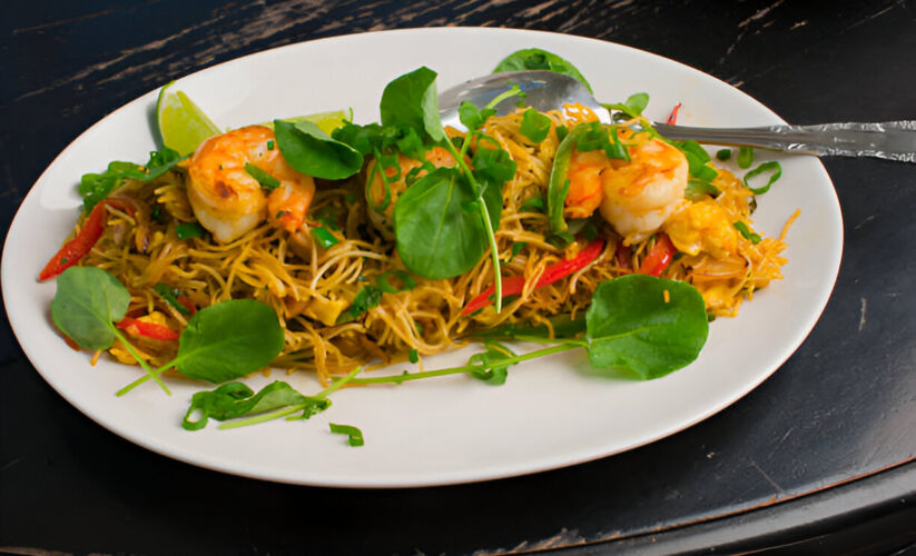 Papaya, Shrimp, and Soba Salad | Whole Living Eat Well