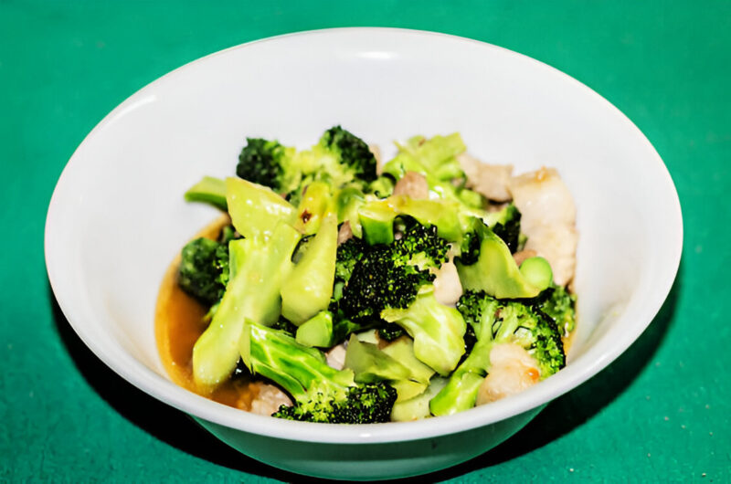 Steamed Broccoli with Miso-Sesame Sauce