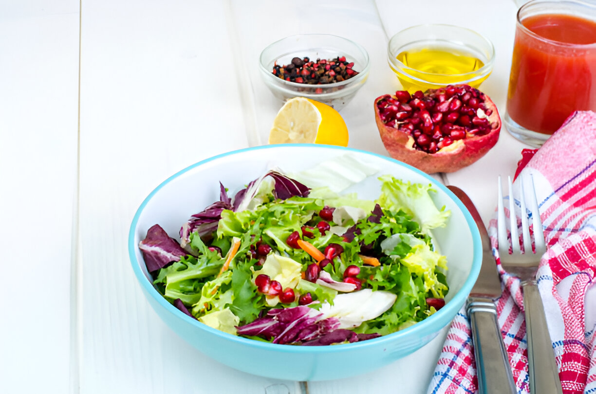 Spinach Salad with Pomegranate and Avocado – Whole Living Eat Well