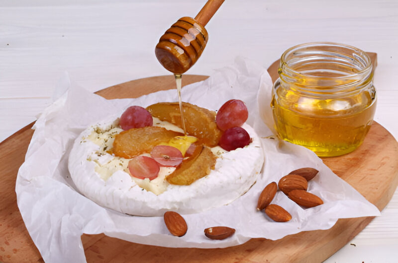 Almond-Poppy Crackers with Cottage Cheese and Honey