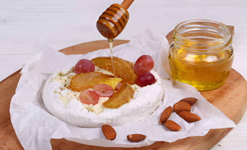 Almond-Poppy Crackers with Cottage Cheese and Honey | Whole Living Eat Well