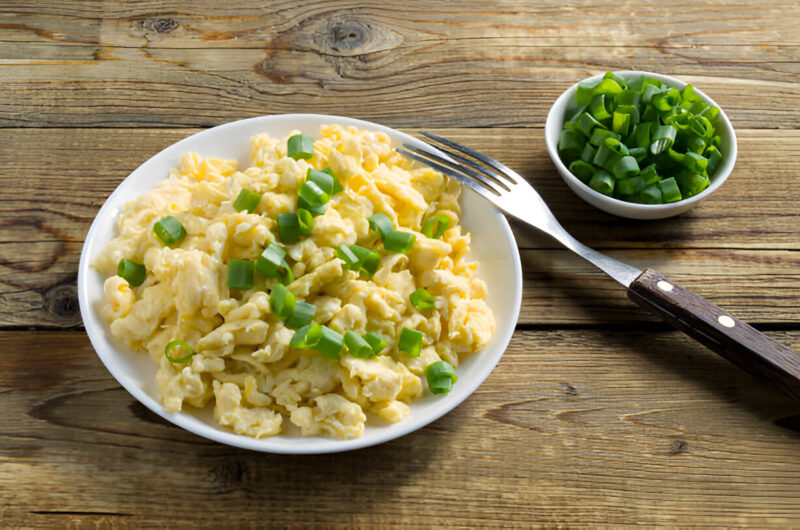 Watercress with Garlic and Scrambled Eggs