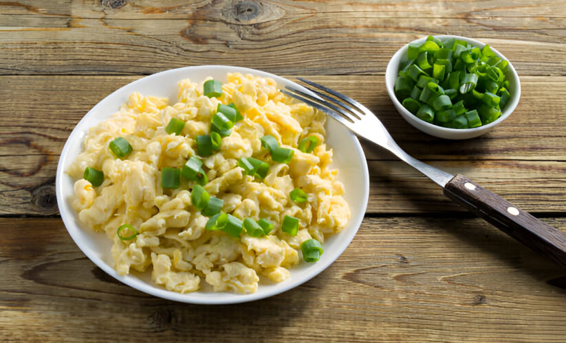 Watercress with Garlic and Scrambled Eggs – Whole Living Eat Well