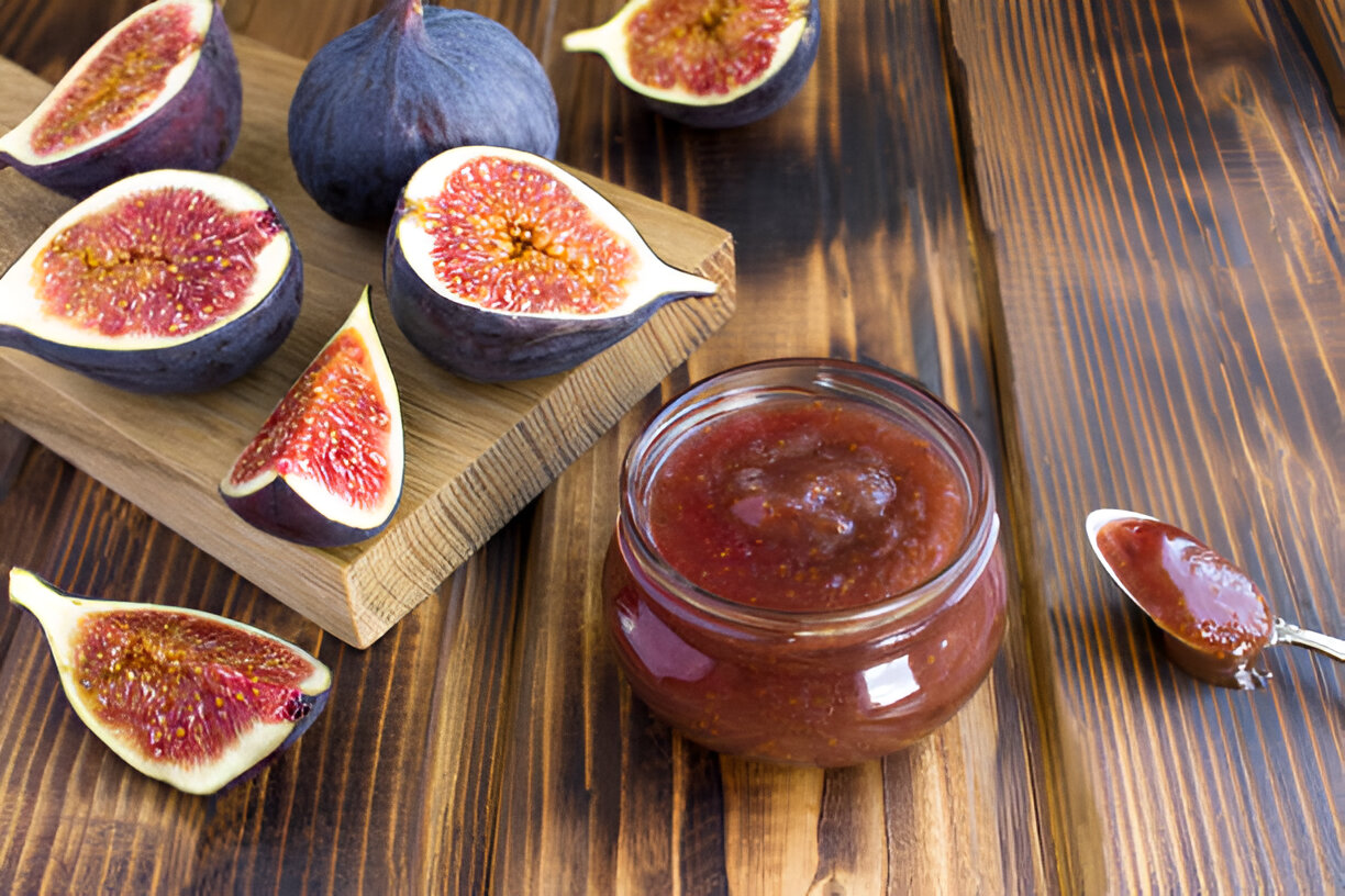 Honey-Caramelized Figs with Yogurt – Whole Living Eat Well