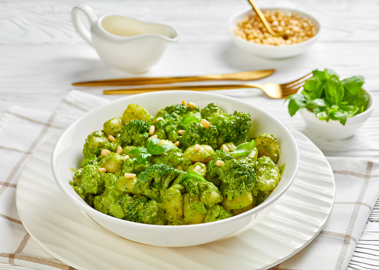 Crispy Broccoli Rabe, Chickpea, and Fresh Ricotta Salad | Whole Living