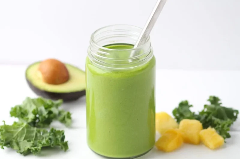 Kale, Pineapple, and Almond-Milk Smoothie