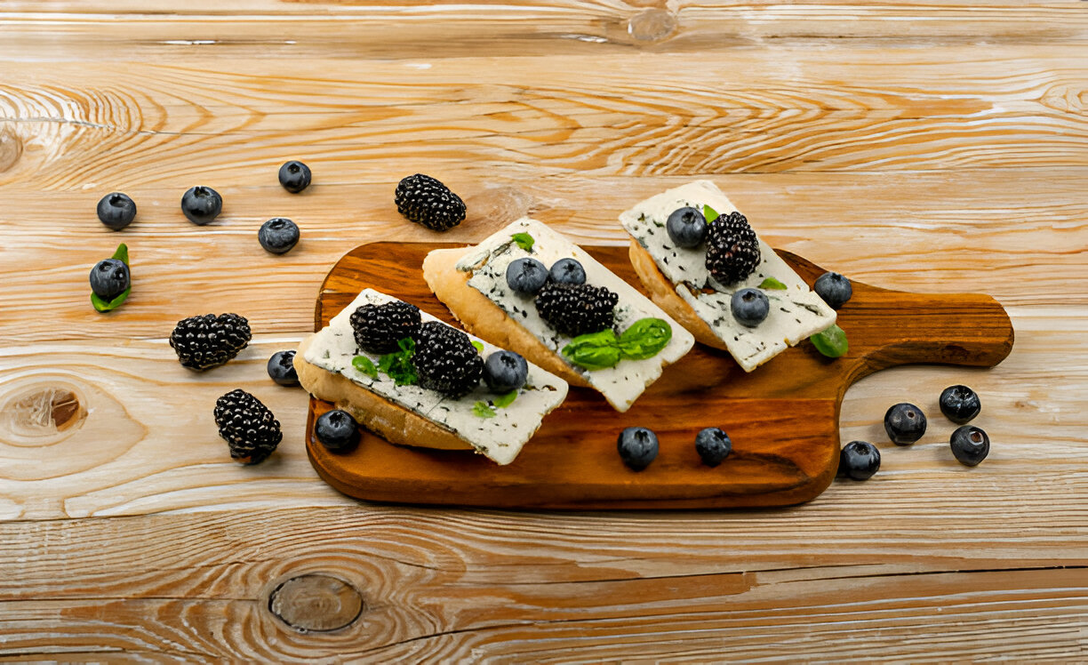 Cottage Cheese and Blackberries Sandwich | Whole Living Eat Well