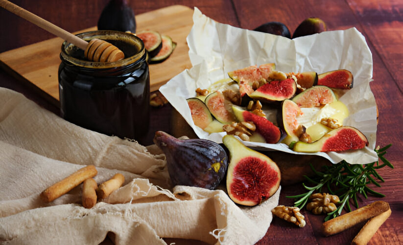 Fresh Figs with Mascarpone and Warm Spiced Honey | Whole Living Eat Well