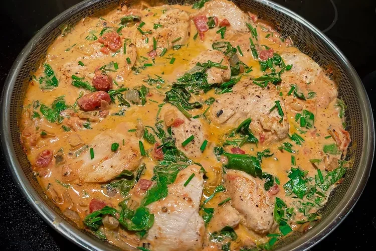 Sauteed Chicken with Spinach, Garlic, and Pine Nuts – Whole Living Eat Well