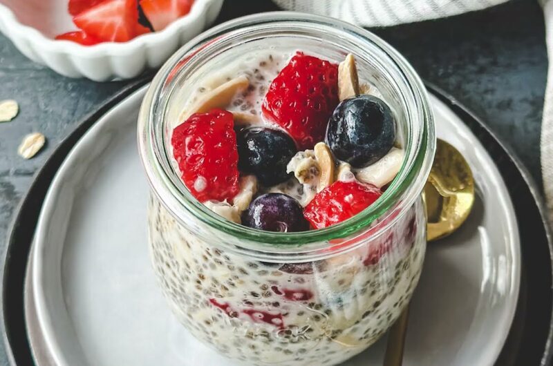 Overnight Oats with Almond Milk, Chia Seeds, and Fresh Fruit