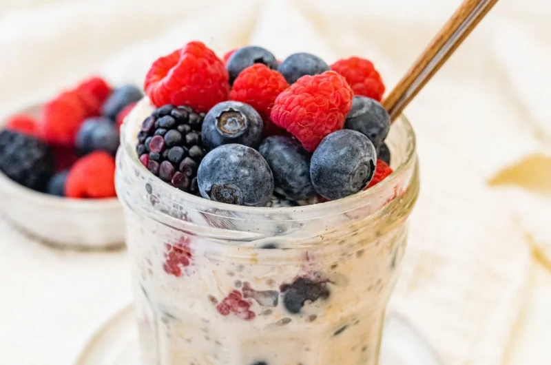 Meal Prep Overnight Oats with Almond Milk and Fresh Fruit