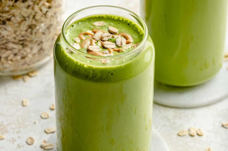 Banana and Spinach Smoothie with Almond Milk