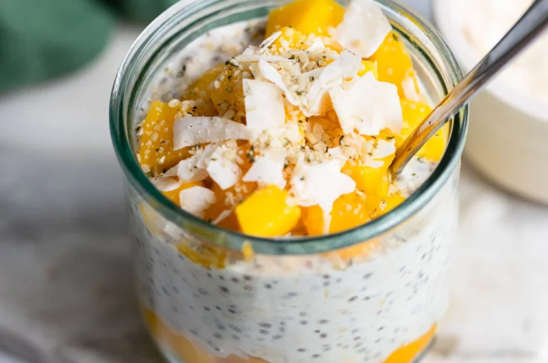 Instant Oatmeal with Coconut Milk, Mango, and Chia Seeds