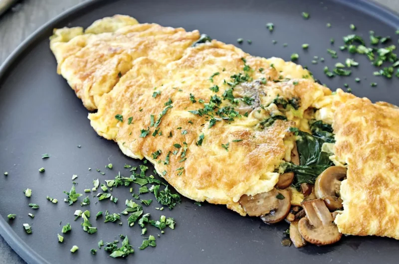 Omelette with Spinach and Mushrooms